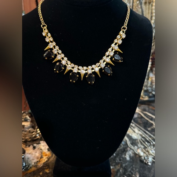 Jewelry - Vintage teardrop and rhinestone choker with gold tone chain‎